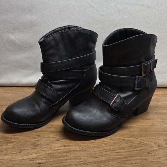 Black Top Ankle Buckle Strap Biker Boots Size 9 M - Picture 2 of 8